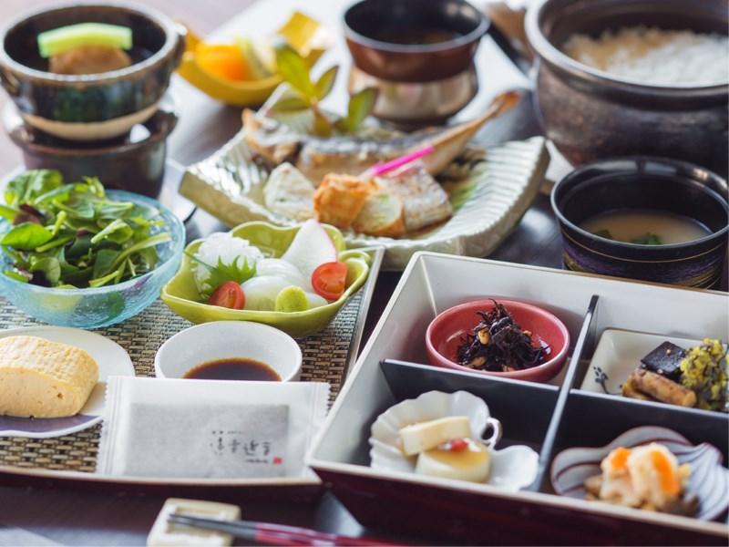 Migiwatei Ochi Kochi Hotel Tomo Buitenkant foto